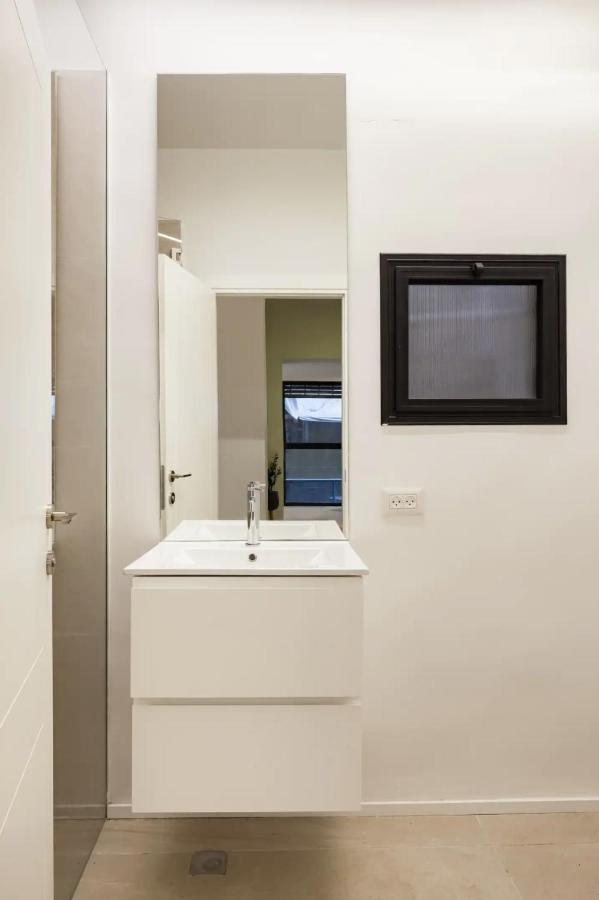 Renovated Large 3Rm Apartment 5 Min From The Beach Tel Aviv Exterior photo